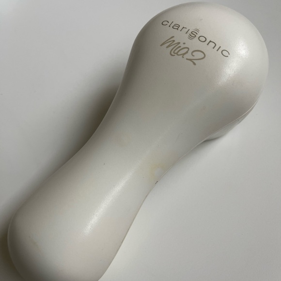 Clarisonic Mia 2 Sonic Skin Cleansing System With pLink Charging Adapter -White. - Picture 8 of 13